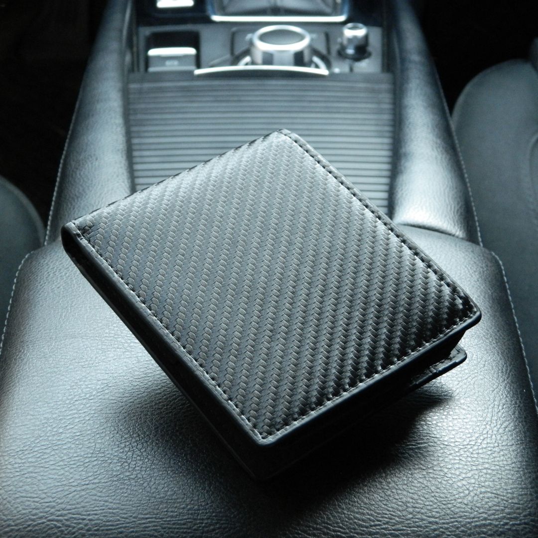 BILLETERA CARBON FIBER + BOLSA DE VIAJE